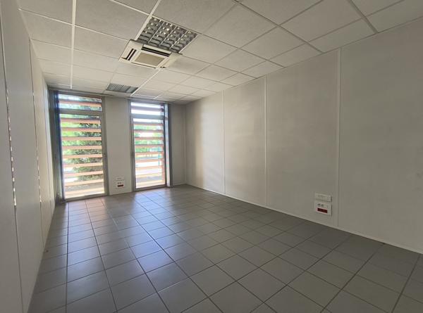 BUREAUX PROFESIONNELS OU COMMERCIAUX - Montauban (82000)
