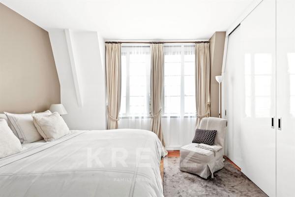 Duplex familial en dernier étage - immeuble haussmannien rénové