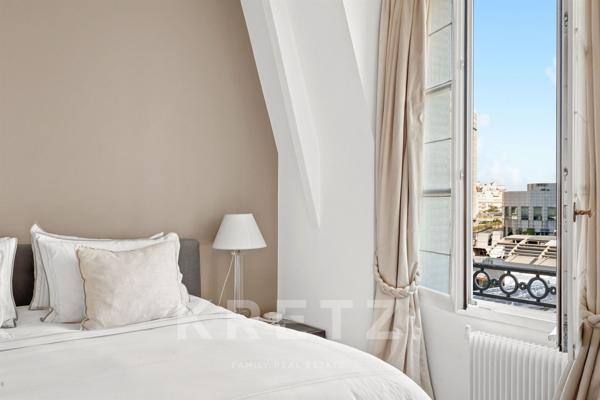 Duplex familial en dernier étage - immeuble haussmannien rénové