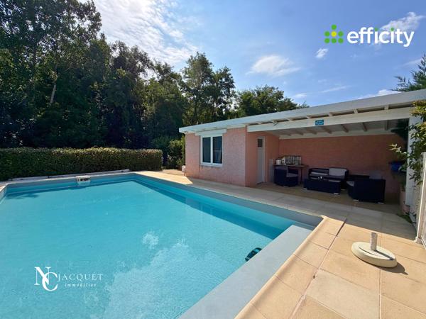 Maison
         7 pièces
        - 180 m² Bien prestige 595 000 € *