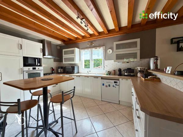 Maison
         7 pièces
        - 180 m² Bien prestige 595 000 € *