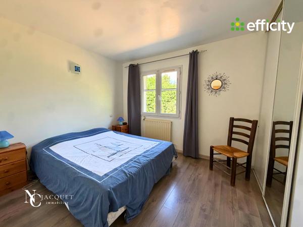 Maison
         7 pièces
        - 180 m² Bien prestige 595 000 € *
