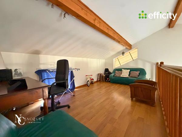 Maison
         7 pièces
        - 180 m² Bien prestige 595 000 € *