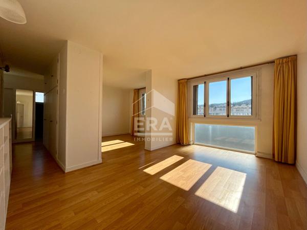 Lumineux 5 pièces traversant au coeur du quartier Croix Bosset