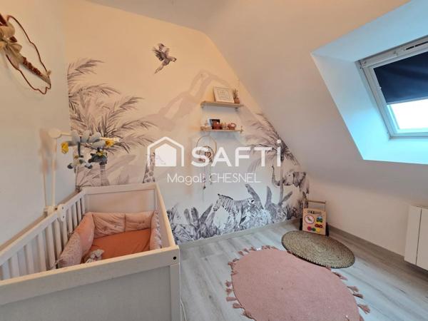 MAISON D'ENVIRON 120 m² SUR UN TERRAIN 1 300 m² A ST-THUAL