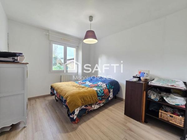 MAISON D'ENVIRON 120 m² SUR UN TERRAIN 1 300 m² A ST-THUAL