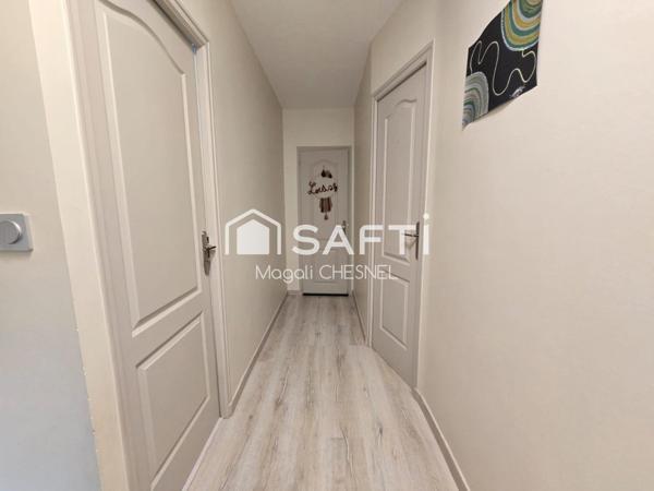 MAISON D'ENVIRON 120 m² SUR UN TERRAIN 1 300 m² A ST-THUAL