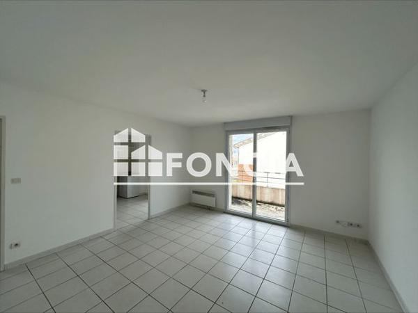 Location Appartement 2 pièces 45.29 m² - RUE DU COMMANDANT PIERRE HEBRA Grisolles 82170