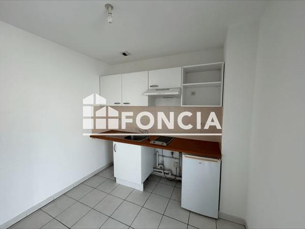 Location Appartement 2 pièces 45.29 m² - RUE DU COMMANDANT PIERRE HEBRA Grisolles 82170