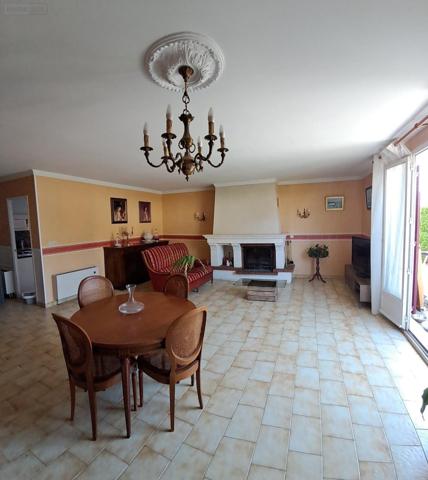 Maison à vendre à Saint-Pavace dans la Sarthe (72190), ref :