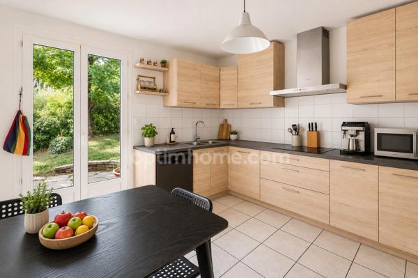 Maison à vendre à Collonges-au-Mont-d’Or (69660) – 170 m² sur terrain de 1 700 m² à bâtir