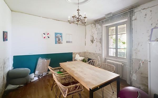 Maison à vendre    9 pièces •  Saint-Pol-de-Léon