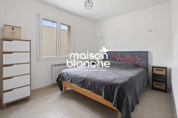 Maison de plain pied, 3 chambres, garage et jardin