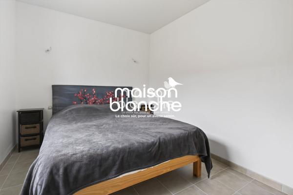 Maison de plain pied, 3 chambres, garage et jardin