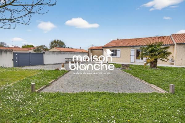Maison de plain pied, 3 chambres, garage et jardin