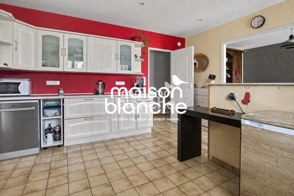 Maison de plain pied, 3 chambres, garage et jardin