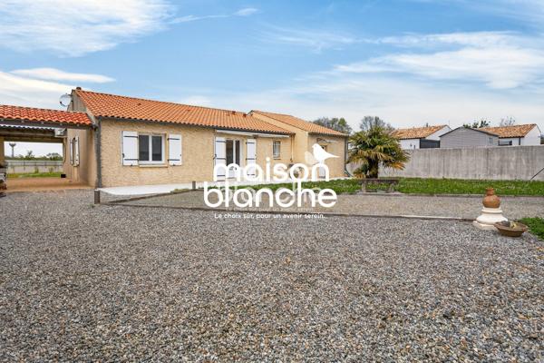 Maison de plain pied, 3 chambres, garage et jardin