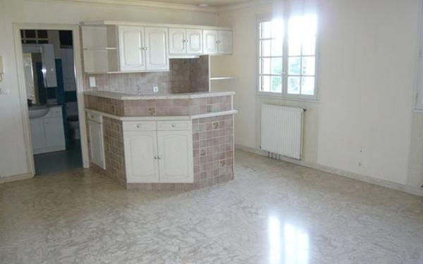 Appartement à louer    1 pièce •  Longperrier