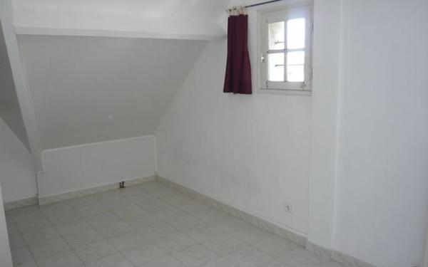 Appartement à louer    1 pièce •  Longperrier