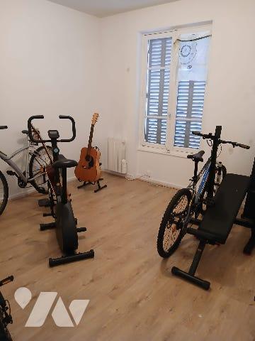 Appartement situé au 1 Rue de Touraine 03200 VICHY.