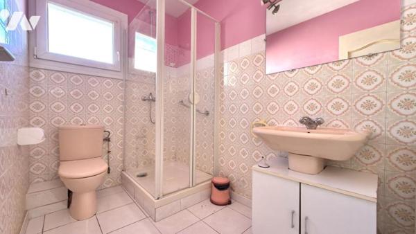 SAINT-AYGULF – Appartement 2 pièces avec loggia et aperçu mer – à quelques minutes à pied du centre 