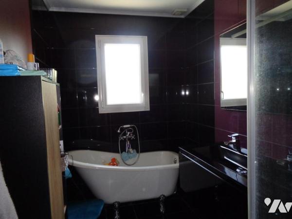 CONTEMPORAINE DE 2011 LUMINEUSE DE PLAIN PIED DE 98 M² EN TRES BON ETAT