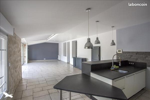 Maison Echillais 6 pièce(s) 186 m2