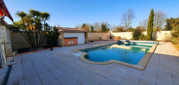 Maison Echillais 6 pièce(s) 186 m2