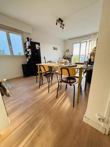 Saint Maur des Fossés - Bel Appartement rénové - 3 pièces en dernier étage