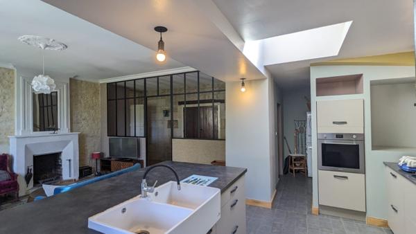 Maison en pierre à Saintes (17) rive droite Saintes (17100)