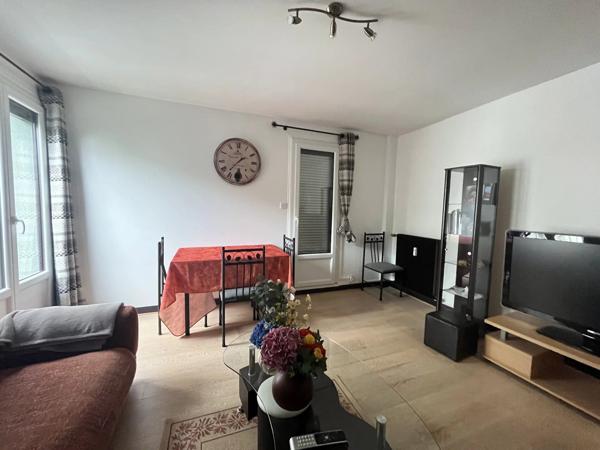 Vente                                                      Appartement
                        
                     2 pièces                      50 m2                     à Nevers