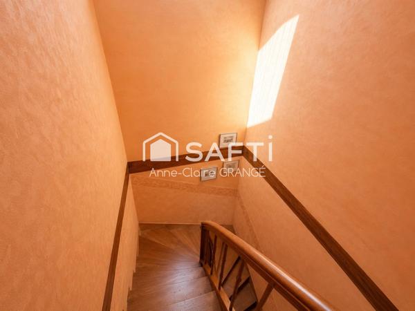 À SILLÉ-LE-GUILLAUME – UNE MAISON DE CARACTÈRE AUX BEAUX VOLUMES, À DEUX PAS DES COMMODITÉS !