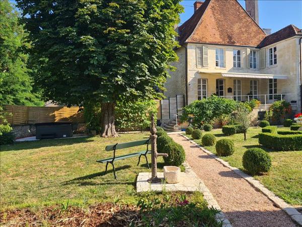 Maison à vendre |  Issoudun |  4 pièces | 153 m²