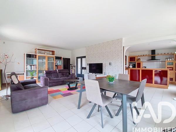 Maison à vendre 7 pièces 167 m² Luynes