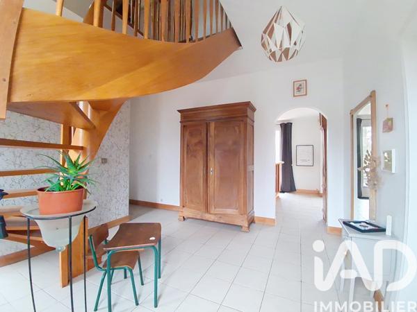 Maison à vendre 7 pièces 167 m² Luynes