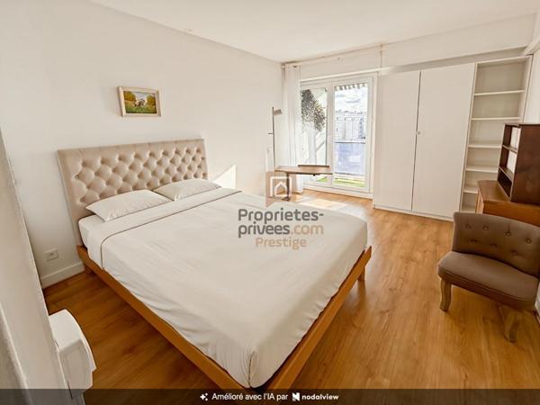 Ensemble de deux appartements situés sur le même palier, offrant au total 6 chambres avec balcon