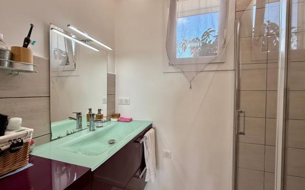 Appartement à vendre    3 pièces • 65,70 m2 Martigues