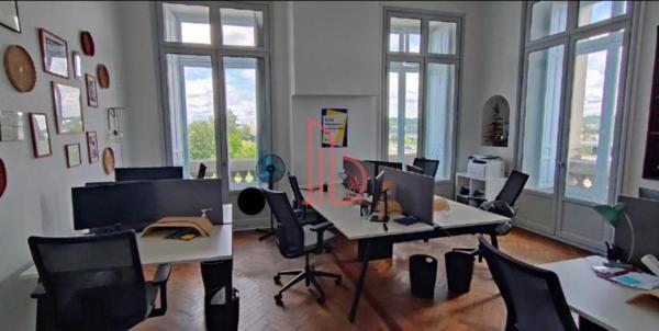 Bureau de 693 m² à louer à Bordeaux Gare