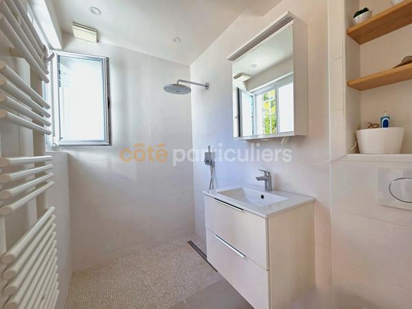 Vente
                Maison255 m² - 7 Pièces -
                    VAUX SUR SEINE (78740)