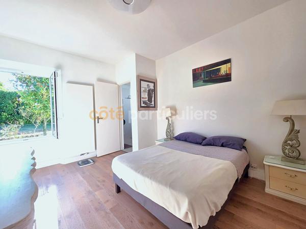 Vente
                Maison255 m² - 7 Pièces -
                    VAUX SUR SEINE (78740)