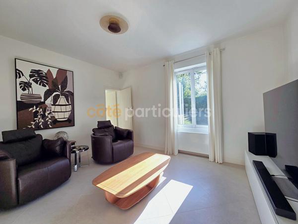 Vente
                Maison255 m² - 7 Pièces -
                    VAUX SUR SEINE (78740)