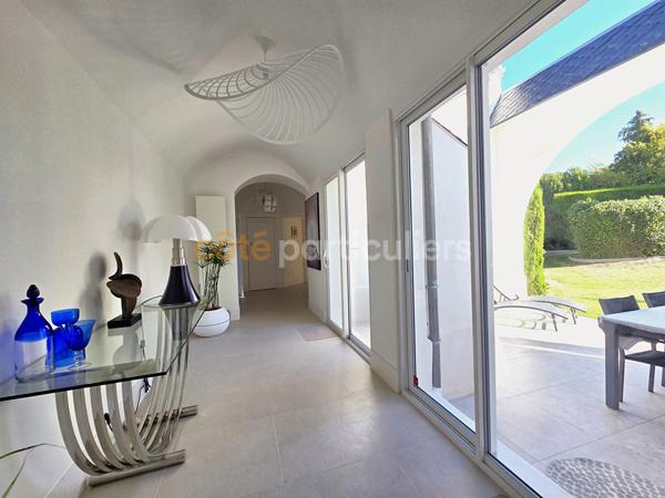 Vente
                Maison255 m² - 7 Pièces -
                    VAUX SUR SEINE (78740)