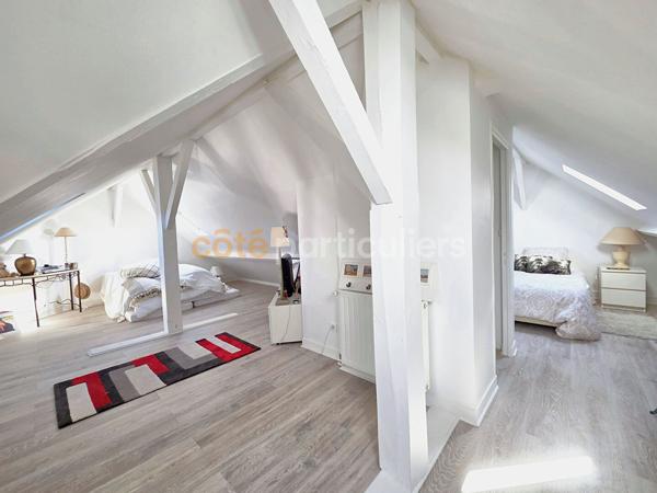 Vente
                Maison255 m² - 7 Pièces -
                    VAUX SUR SEINE (78740)