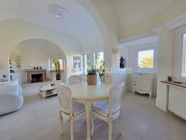 Vente
                Maison255 m² - 7 Pièces -
                    VAUX SUR SEINE (78740)