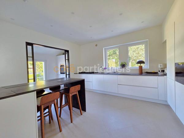 Vente
                Maison255 m² - 7 Pièces -
                    VAUX SUR SEINE (78740)