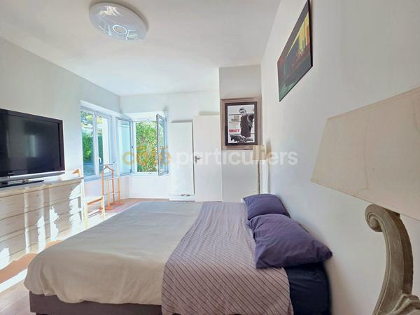 Vente
                Maison255 m² - 7 Pièces -
                    VAUX SUR SEINE (78740)