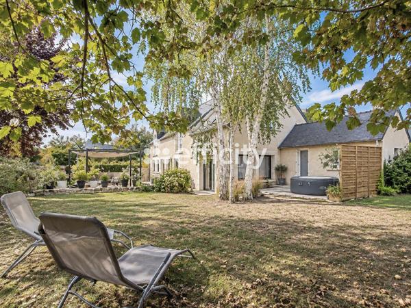 Maison
         8 pièces
        - 120 m² 330 850 € *
