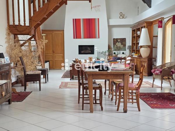Maison
         6 pièces
        - 222 m² Exclusivité 345 000 € *
