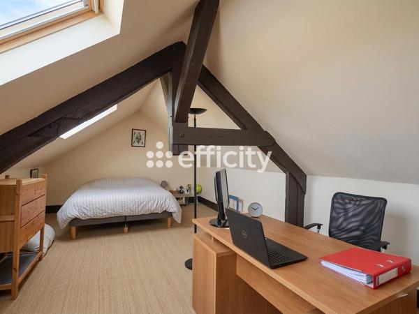 Maison
         6 pièces
        - 222 m² Exclusivité 345 000 € *