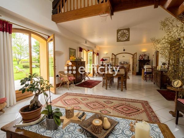 Maison
         6 pièces
        - 222 m² Exclusivité 345 000 € *